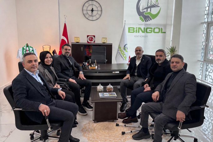 İl Müdürümüz Sayın Abdulbari Aksoy başkanlığında ŞÖNİM’de değerlendirme toplantısı yapıldı. Kadın ve ailelerimize yönelik hizmetlerin güçlendirilmesi ele alındı. Emeği geçenlere teşekkür ederiz.      