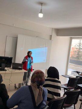 Aile yılı kapsamında Adem 2 kursiyerlerine İl Müdürlüğümüz personellerinden Psikolojik Danışman Derya COŞKUN tarafından Aile Yılı Tanıtım Sunumu yapılmıştır.     