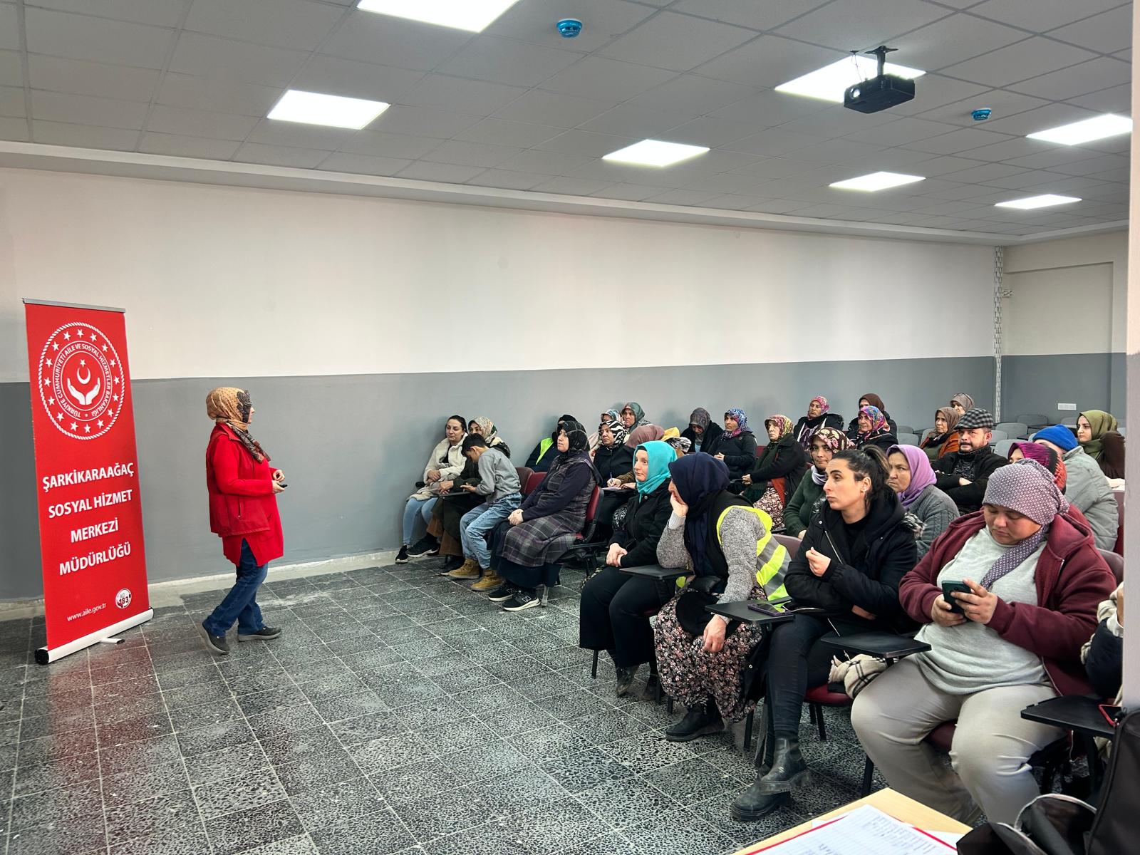 Şarkikaraağaç'ta Koruyucu Aile Hizmeti Bilgilendirme Çalışmaları