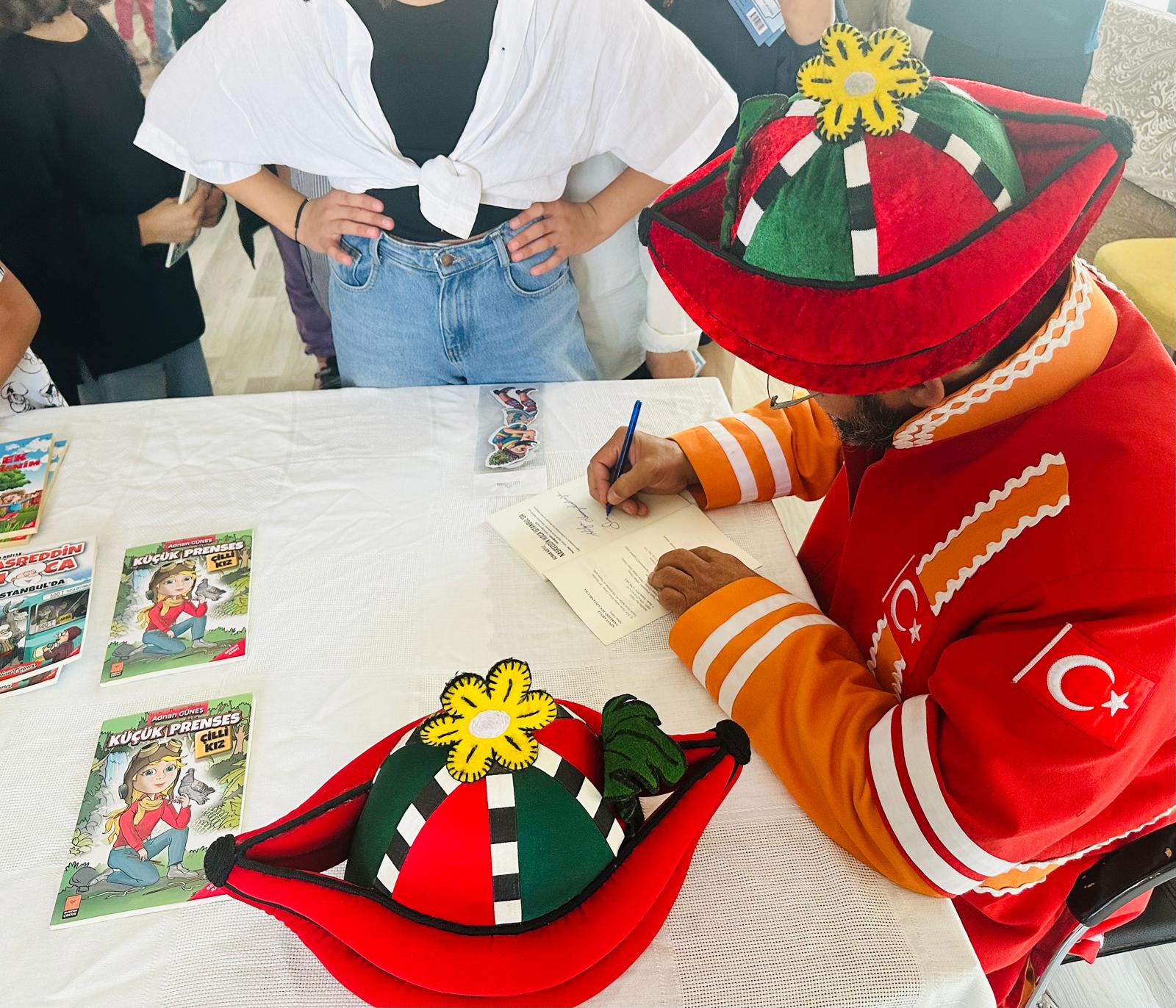 Hacivat ve Karagöz Karakteri Yazar Buluşması