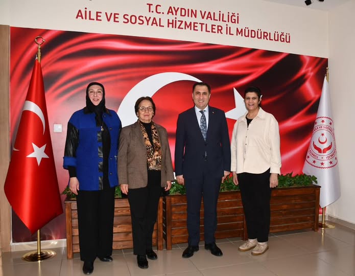 Adalet ve Kalkınma Partisi Aydın İl Başkanlığı Sosyal Politikalar Başkanı Sayın Hatice Palak ve beraberindeki yönetim kurulu üyeleri, İl Müdürümüz İlkay Türkoğlu’nu makamında ziyareti
