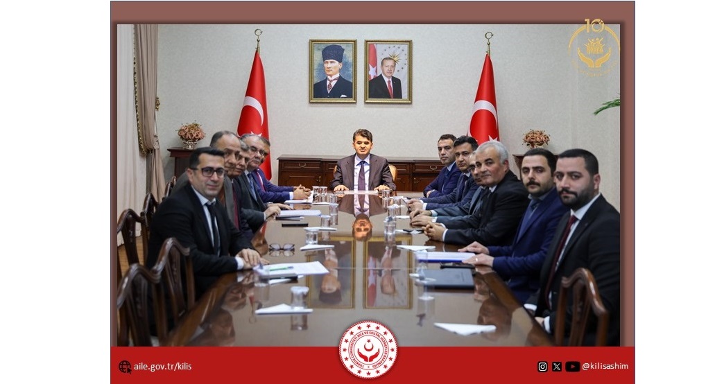 İl Değerlendirme toplantımız Sayın Valimiz Ömer KALAYLI, Vali Yardımcımız Murat DEMİRBİLEK, İl Müdürümüz M.Ferdi BOZKURT ve bağlı Kuruluş Müdürlerimizin katılımı ile İl Müdürlüğümüzce yürütülen çalışmalar, devam eden projeler ve vatandaşlarımıza sunulan sosyal hizmetler hakkında Sayın Valimiz bilgilendirilmiştir.