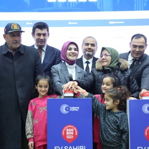 Aile ve Sosyal Hizmetler Bakanımız Göktaş, Afyonkarahisar'da TOKİ kura çekilişinde konuştu: - fotoğraf 9