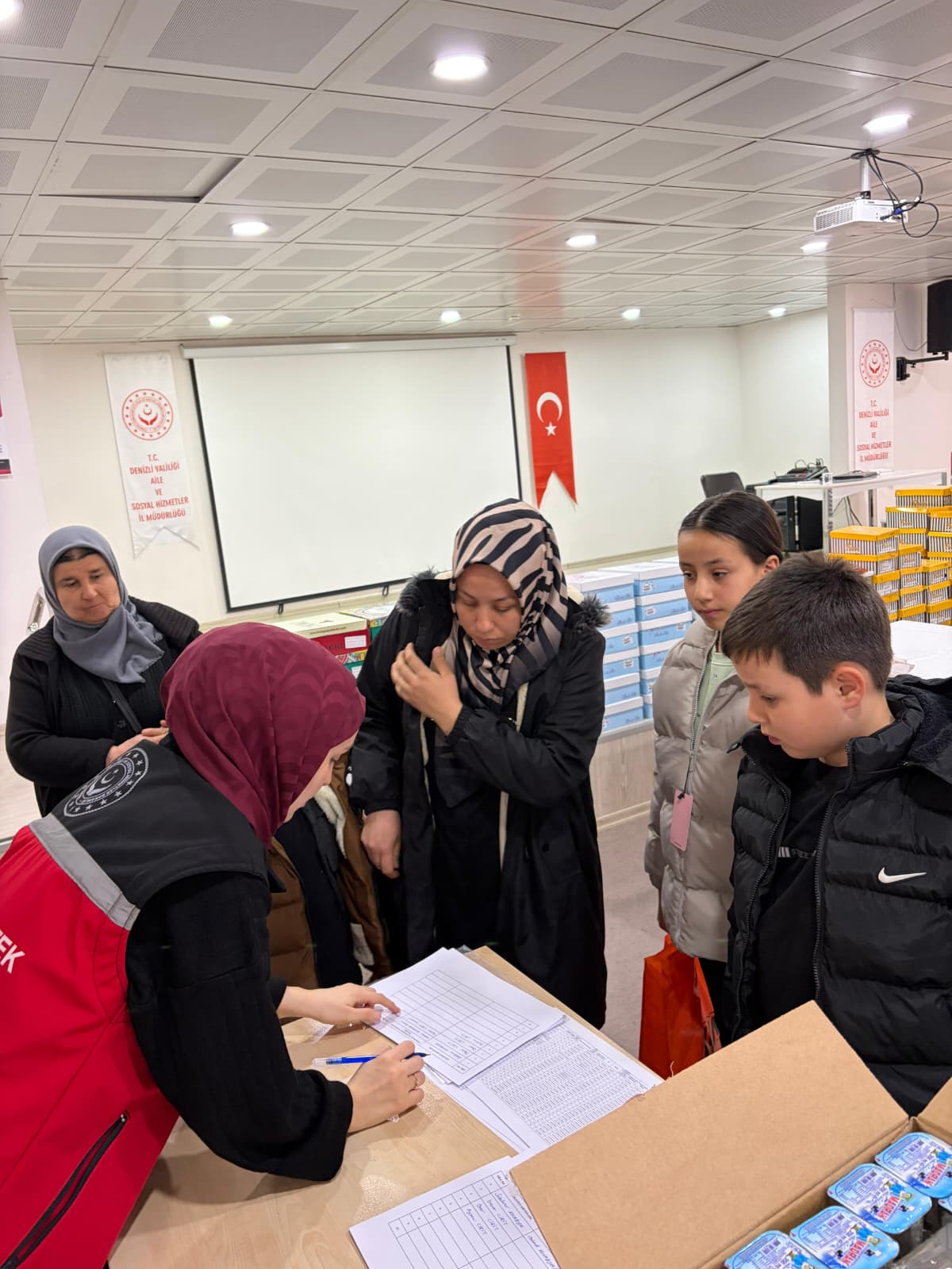 2025 Aile Yılı Kapsamında “Şefkatle Isınan Yürekler” Kışlık Destek Programı Gerçekleştirildi