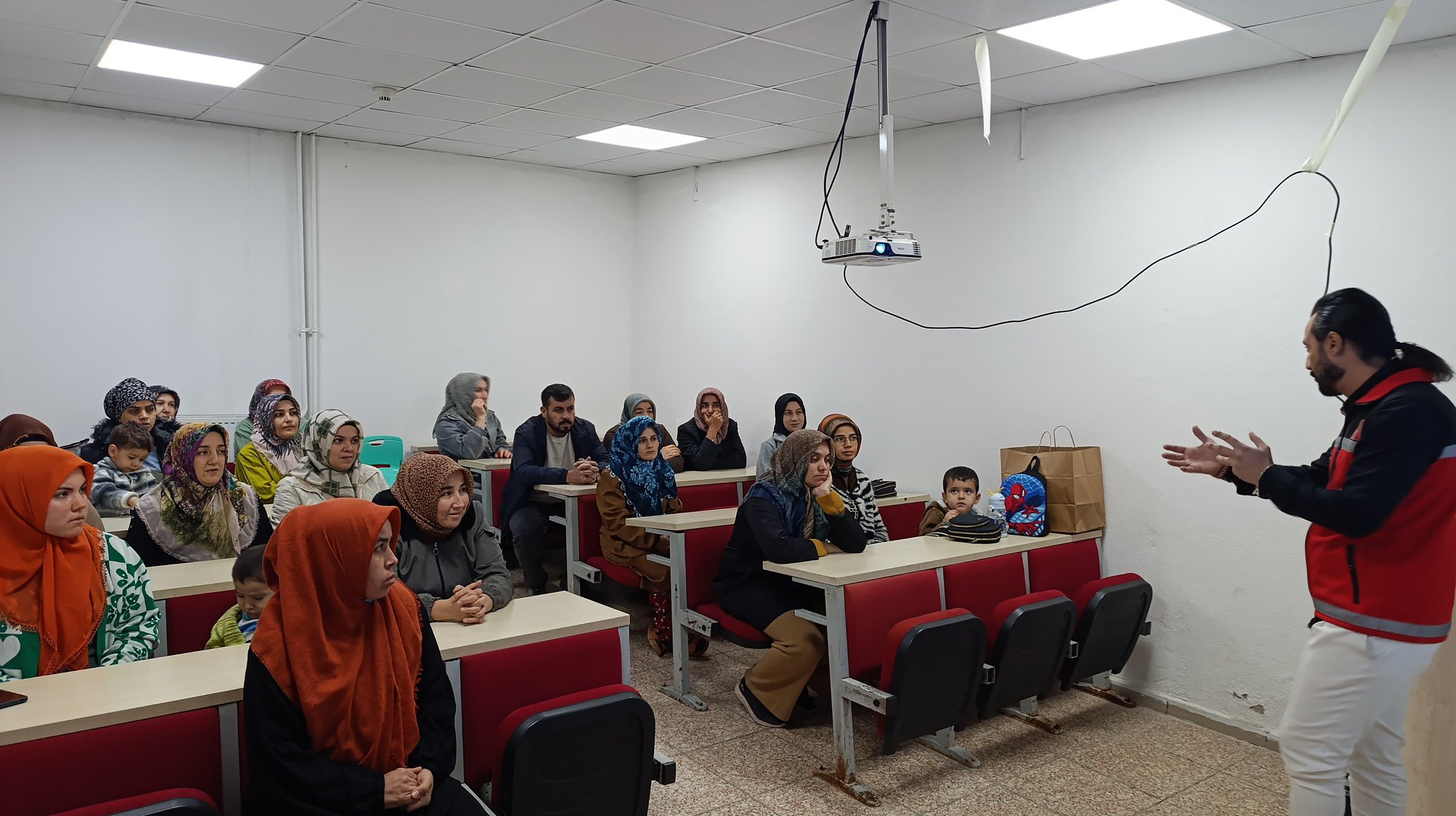 Dulkadiroglu’nda Aile Yili Kapsaminda Velilere Yonelik Egitim Semineri