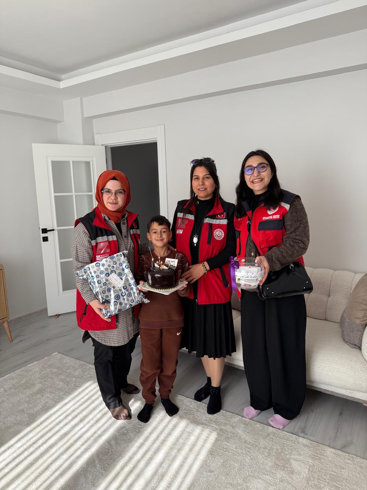 Afşin’de 2025 Aile Yılı Kapsamında Anlamlı Doğum Günü Ziyareti