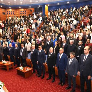 Aile Yılı Etkinlikleri “Hayata Şiirden Bakmak” Konferansıyla Tamamlandı - fotoğraf 1