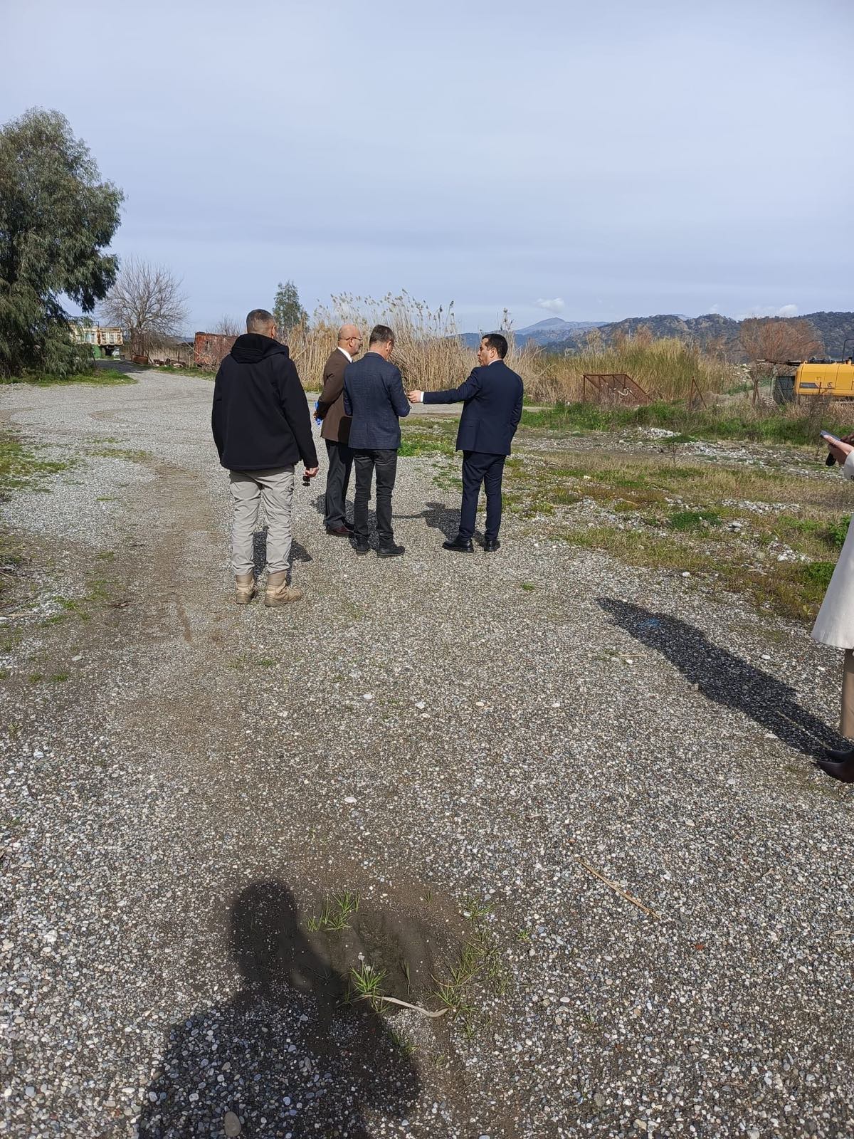 Ortaca’da yapılması planlanan huzurevi projesi kapsamında önemli bir ziyaret gerçekleştirildi. Ortaca Kaymakamı Kenan AKTAŞ ve İl Müdürümüz  Yakup KÜTÜK, huzurevi için belirlenen proje arazisinde incelemelerde bulundu.