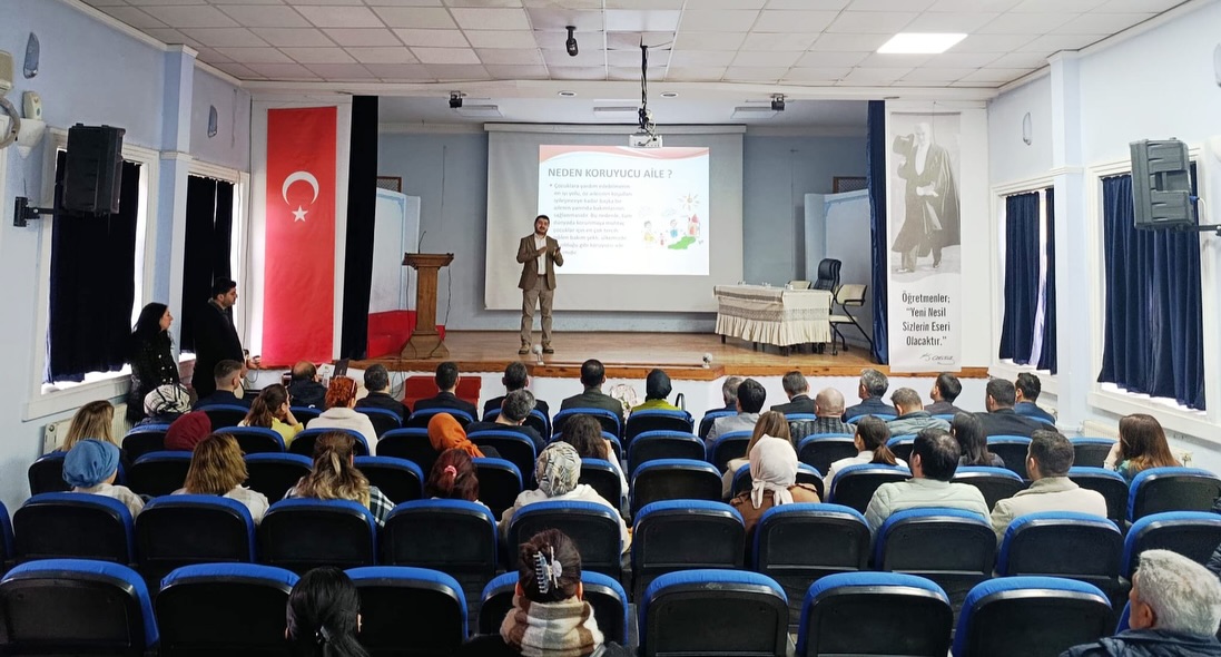 Cide İlçemizde ‘Gönül Elçiliği ve Koruyucu Aile Tanıtımı’ Gerçekleştirildi