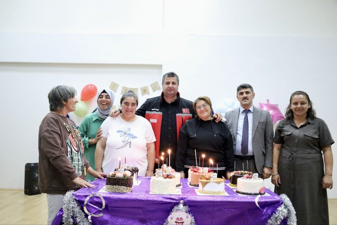 İl Müdürümüz Serdar Demirci Engelsiz Kızlarımızla Bir Araya Gelerek Doğum Günlerini Kutladı.