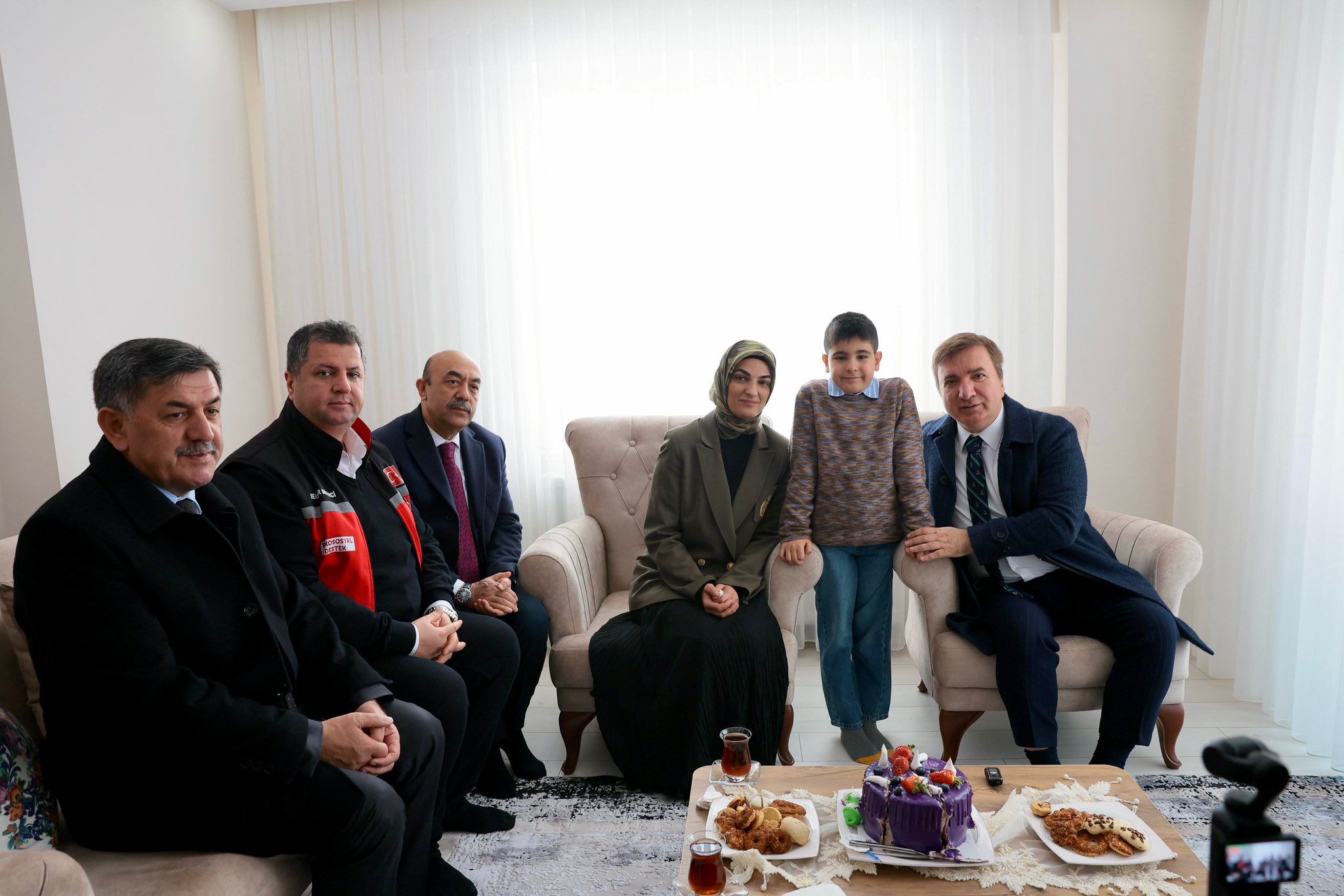 2025-2026 Eğitim-Öğretim Yılı’nda 1. Sınıfa Başlayan Aziz Şehitlerimizin ve Kahraman Gazilerimizin Çocuklarının ilk Karne Gününde Yanlarında Olunması ve bu Özel Heyecanın Paylaşılması Amacıyla Yürütülen Çalışma Kapsamında Anlamlı bir Ziyaret Gerçekleştirildi.