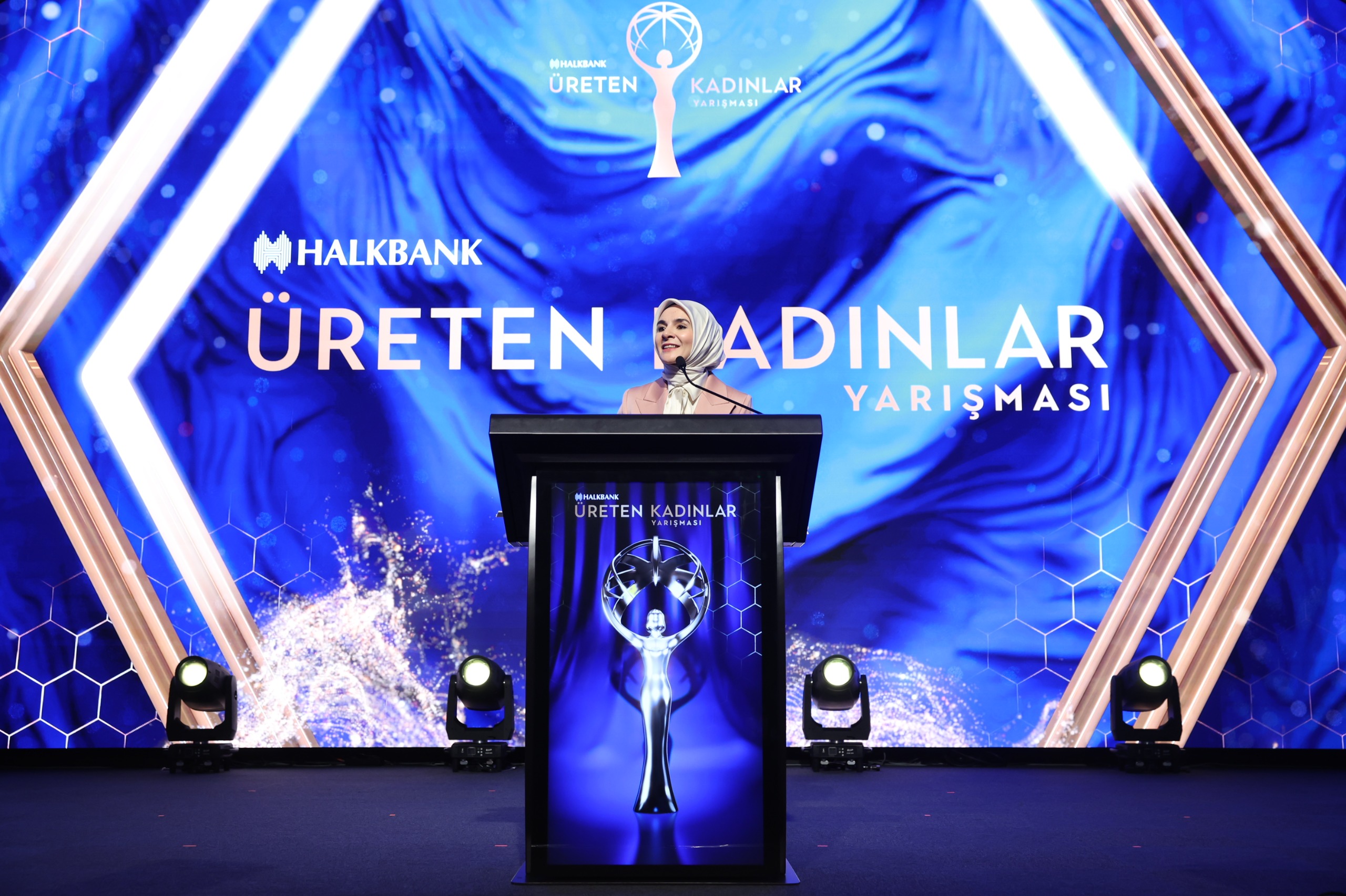 Aile ve Sosyal Hizmetler Bakanımız Göktaş, "Halkbank Üreten Kadınlar Yarışması Ödül Töreni"nde konuştu