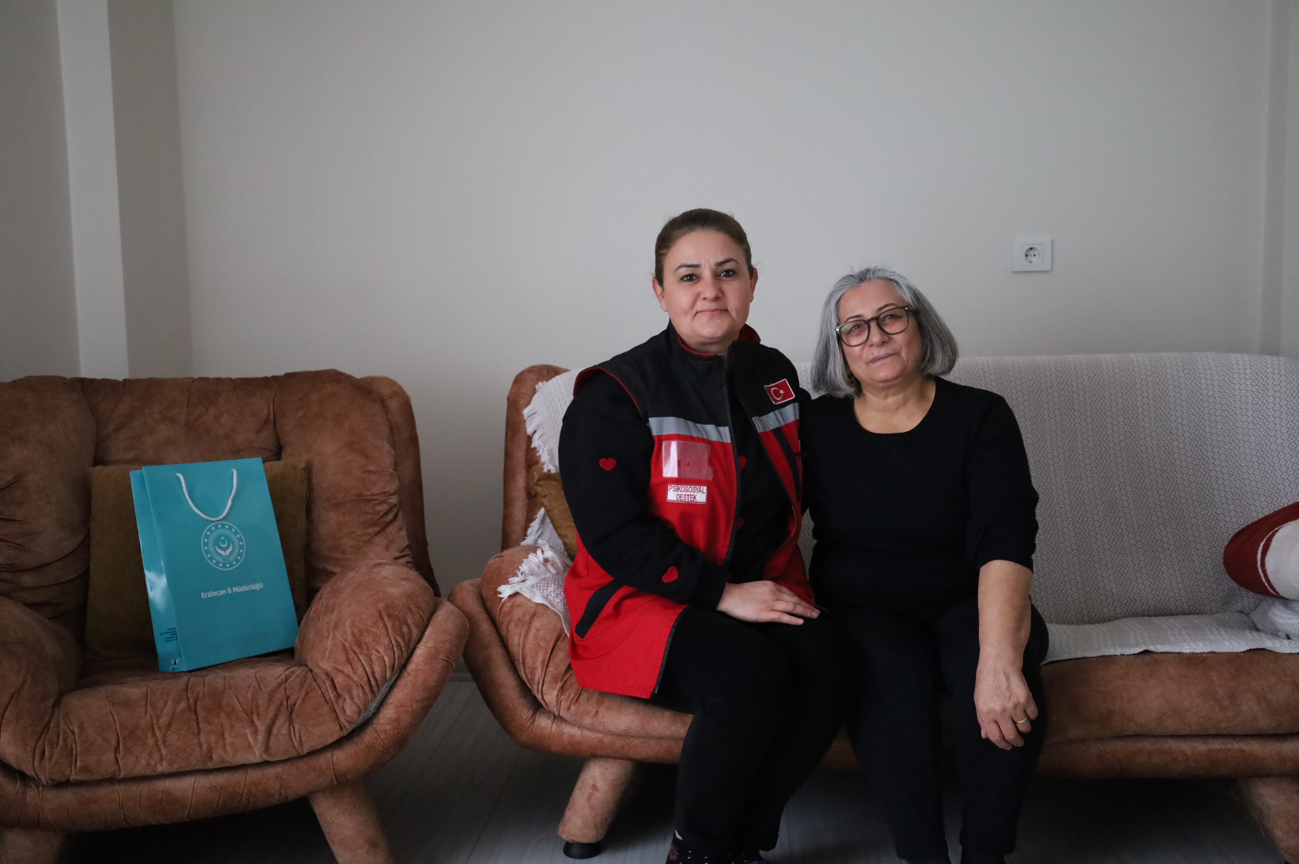 Kahraman Şehidimiz Mehmet Karkın’ın Bizlere Emaneti Olan Kıymetli Eşi Güher Karkın’ı Ziyaret Ederek Ellerinden Öptük