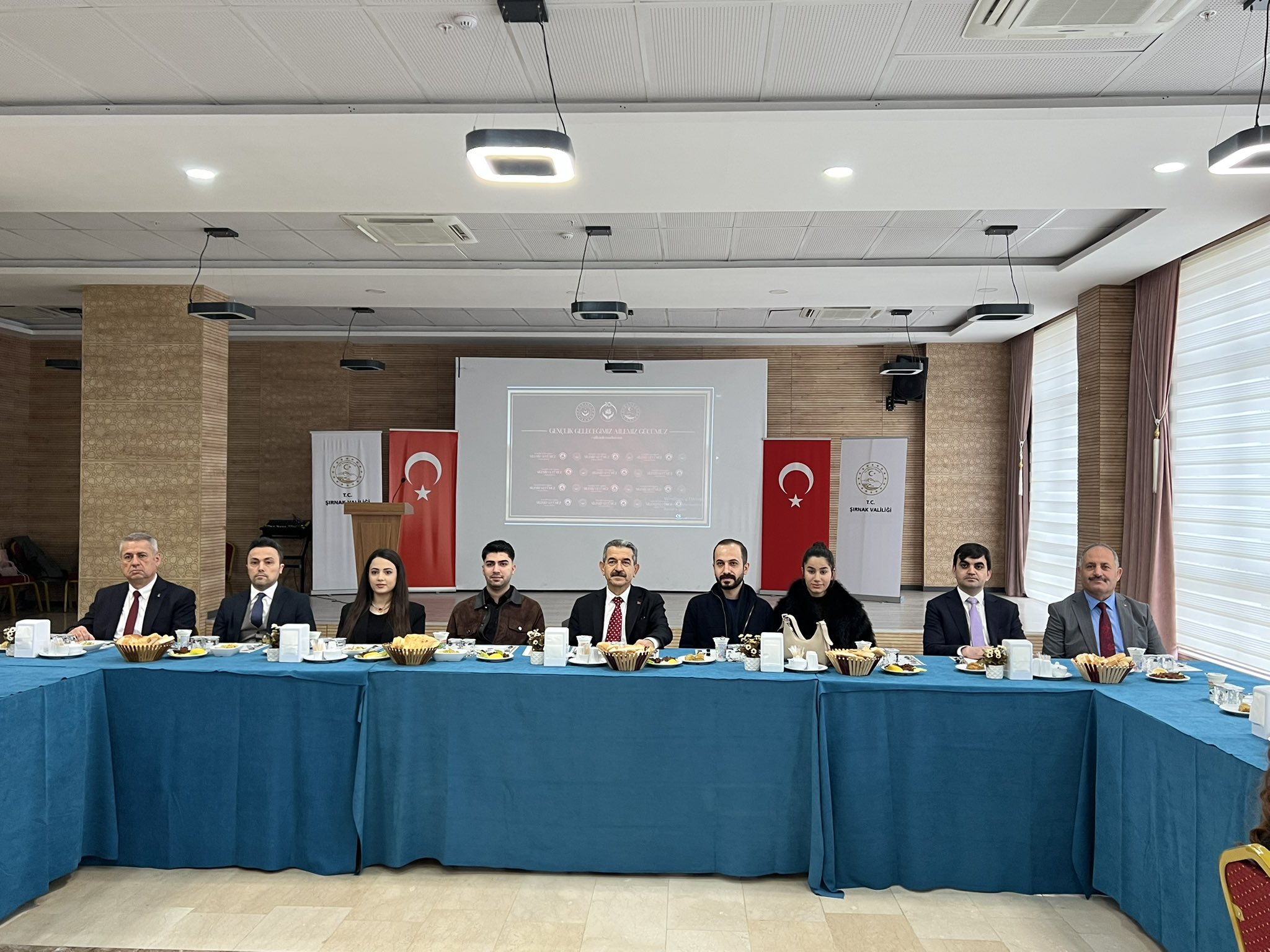  Valilik Himayelerinde, İl Müdürlüğümüz Koordinasyonunda Genç Çiftlerimizle Yemek Programı Düzenlendi