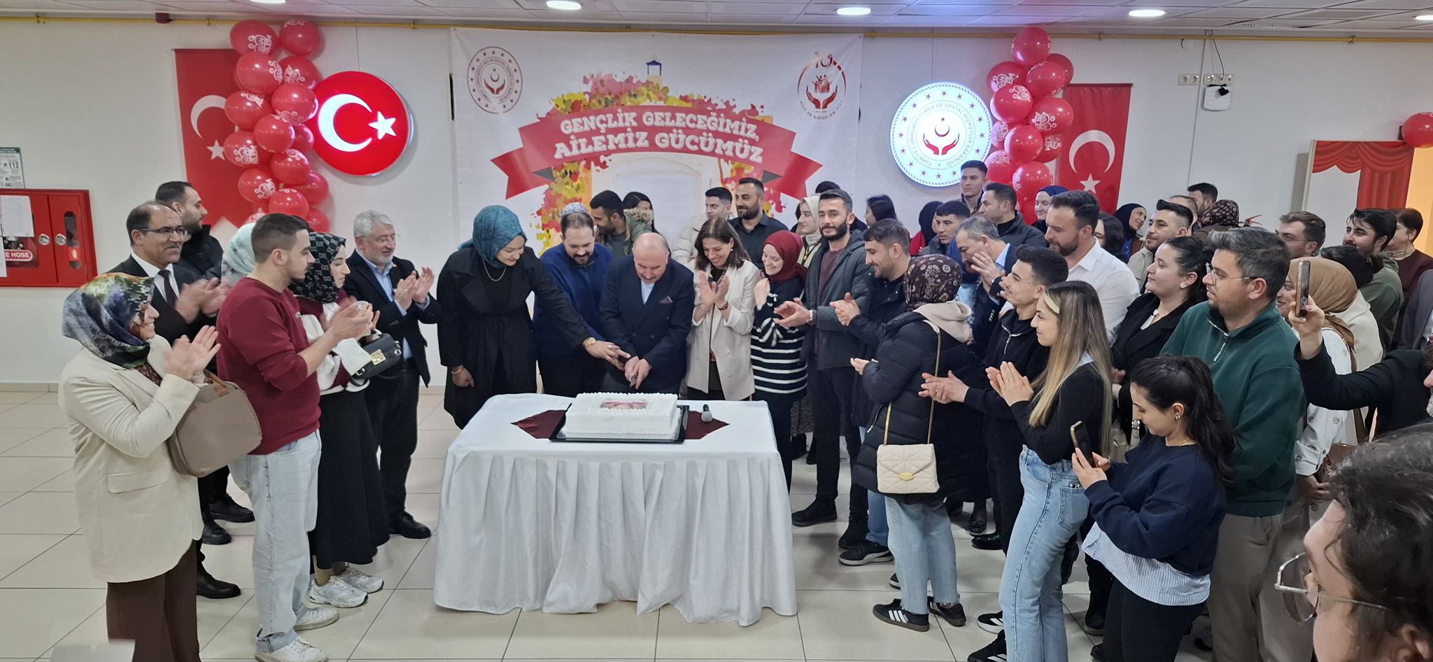 “Aile ve Gençlik Fonu"ndan yararlanan çiftler "Aile Buluşmaları"nda bir araya geliyor