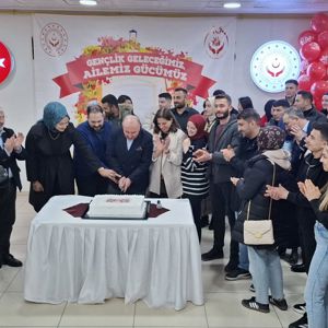 “Aile ve Gençlik Fonu"ndan yararlanan çiftler "Aile Buluşmaları"nda bir araya geliyor - fotoğraf 1