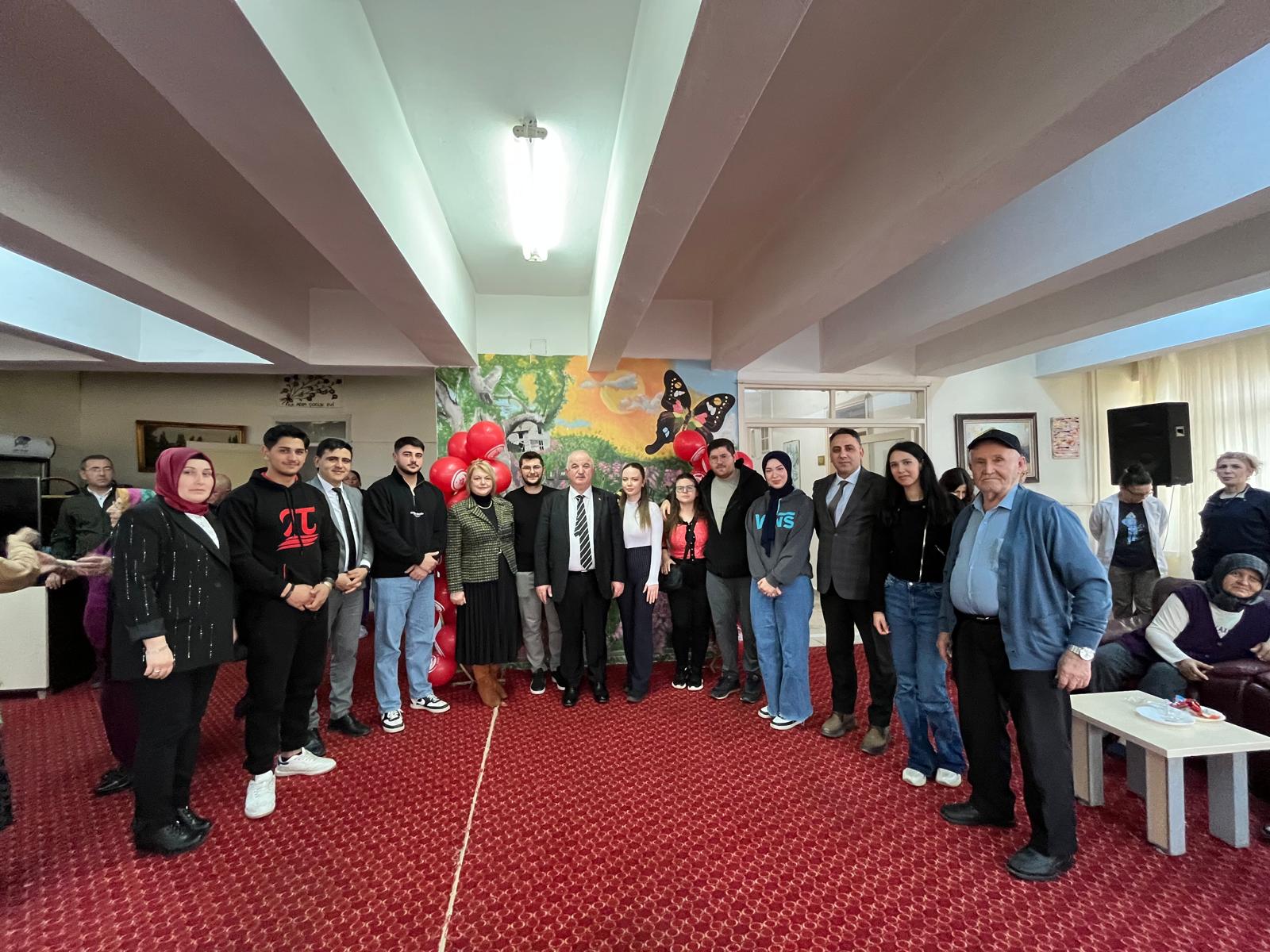 Edirne Huzurevi’nde Genc Ciftlere Özel Temsili Kına Gecesi Düzenlendi.