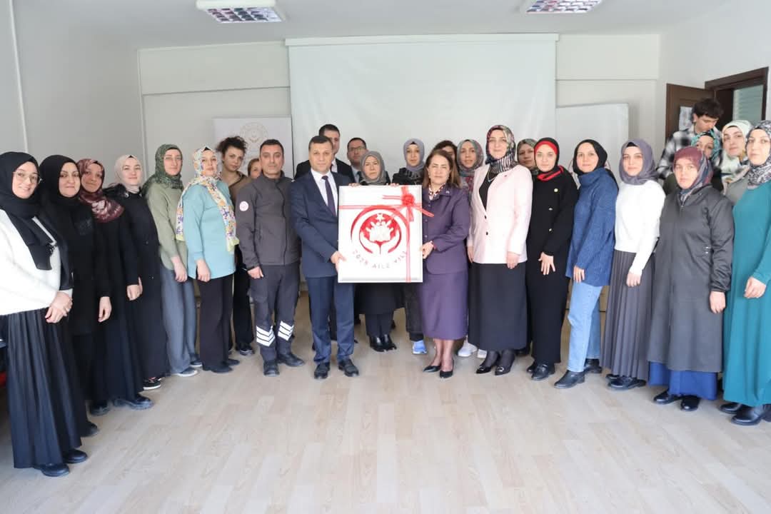 Aile Ve Sosyal Hizmetler Bakan Yardımcımız Sayın Dr. Sevim Sayım Madak İl Müdürlüğümüzü Ve Sosyal Hizmet Merkezimizi Ziyaret Etti