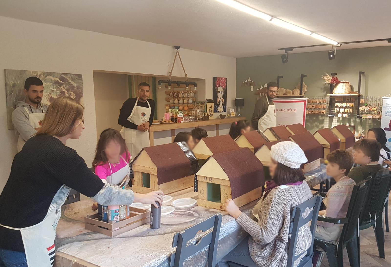 Çocuklarımızdan Kedi Evi Boyama Etkinliği