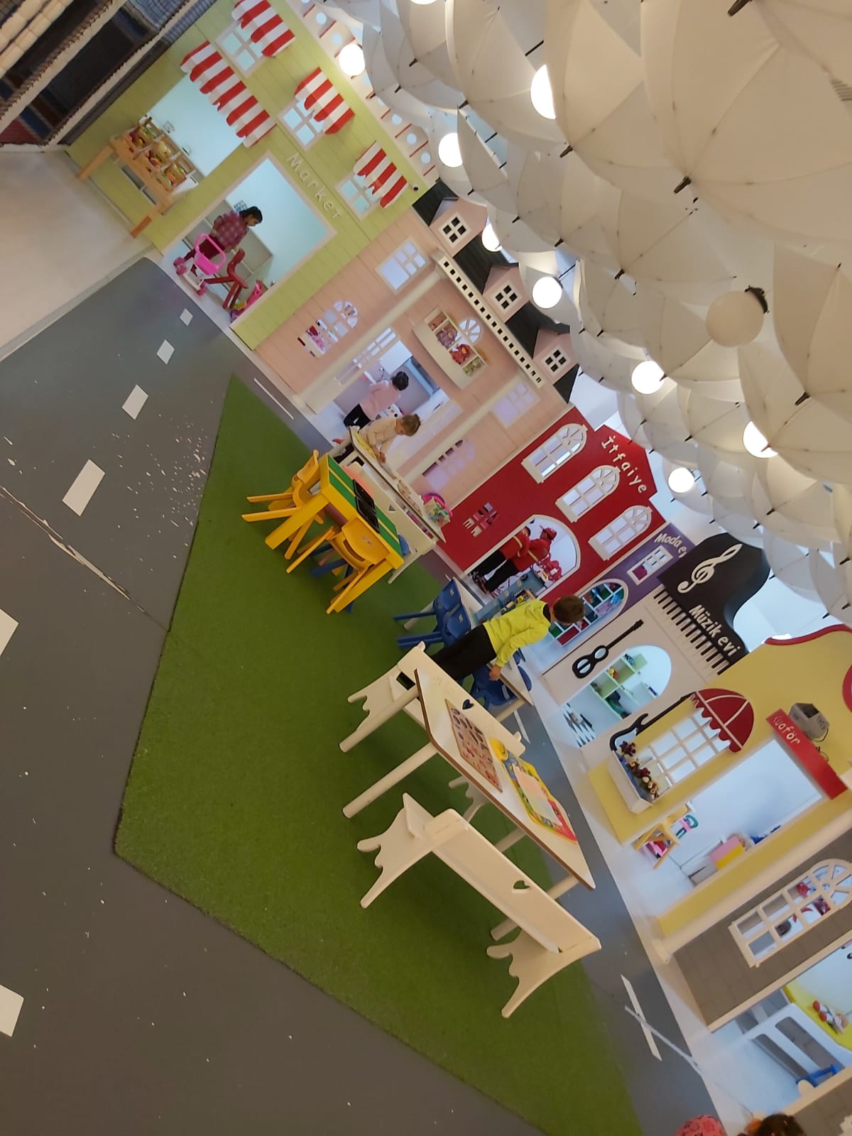 Çocuklarımızın Yüzlerinden Gülücük Eksik Olmasın