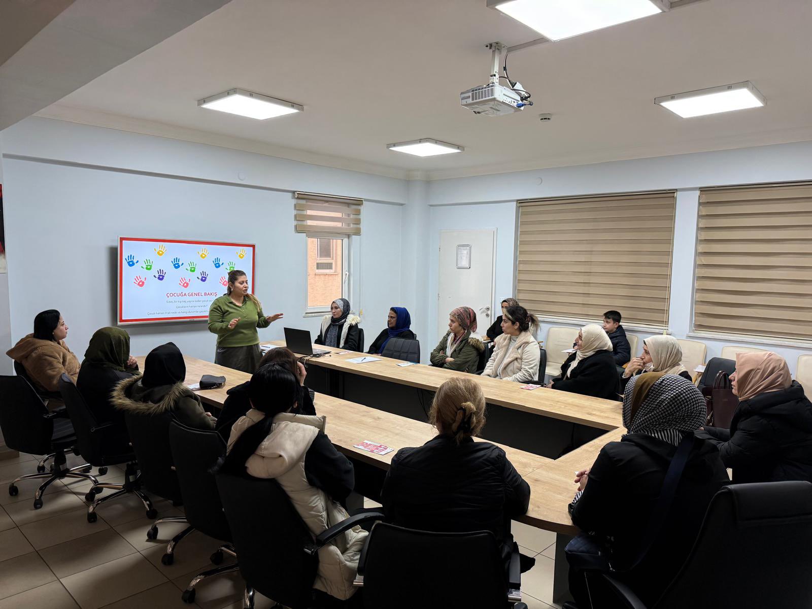 " Riski Fark Etmek: İhmal ve İstismar" konulu eğitim 