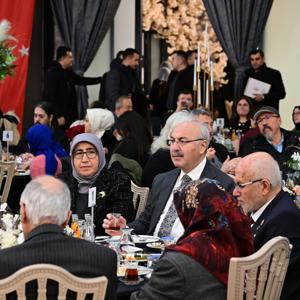 Ramazan’ın İlk Gününde Şehit Aileleri ve Gazilerimiz Onuruna İftar Programı Düzenlendi - fotoğraf 3