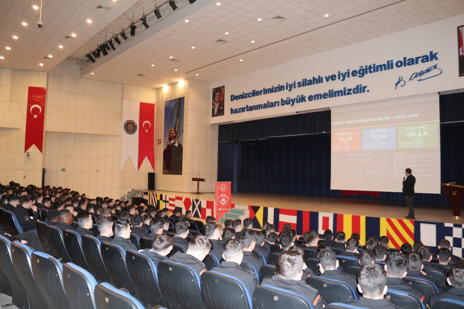 "Türk Aile Yapısı ve Genç Nüfusun Stratejik Önemi" Konulu Konferans Gerçekleştirildi