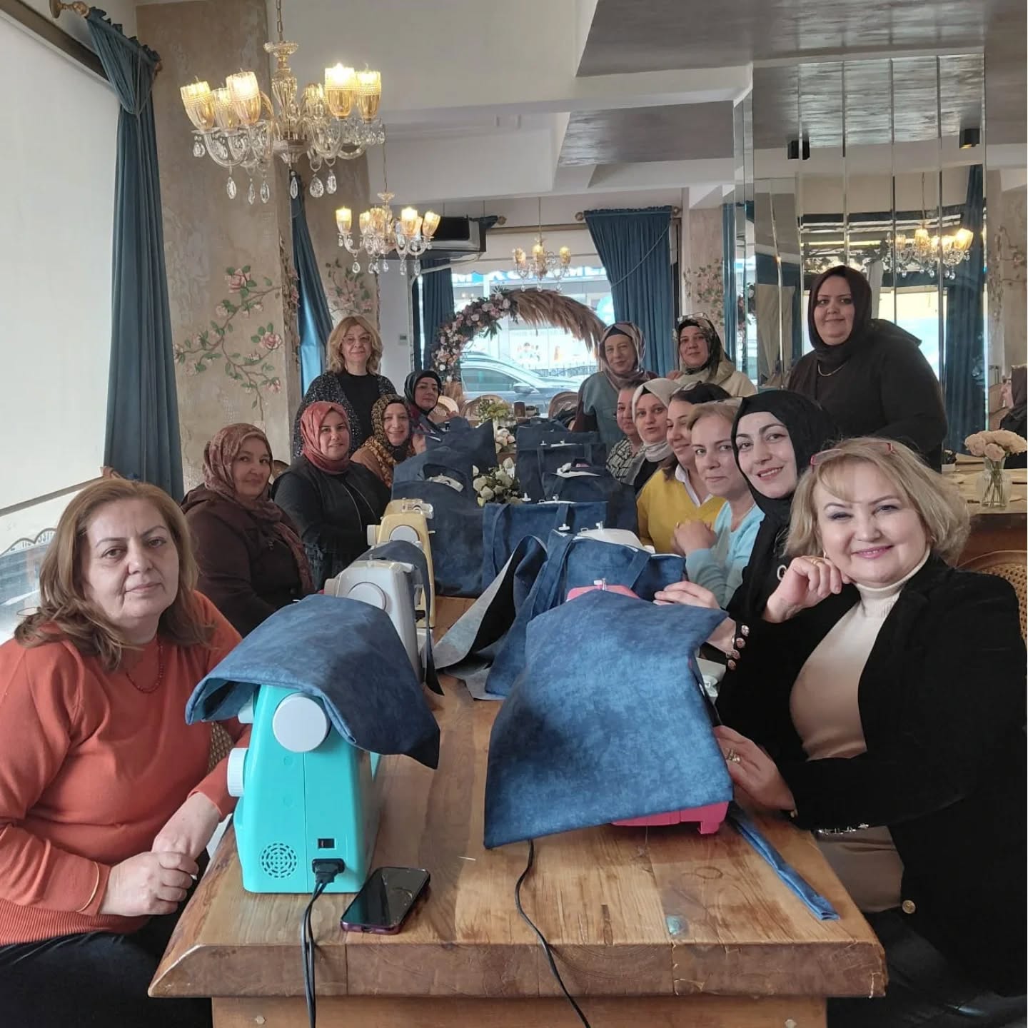 "Sanata Teşvik ve Sanatla Yaşam Programı" kapsamında kurslarımız devam ediyor.