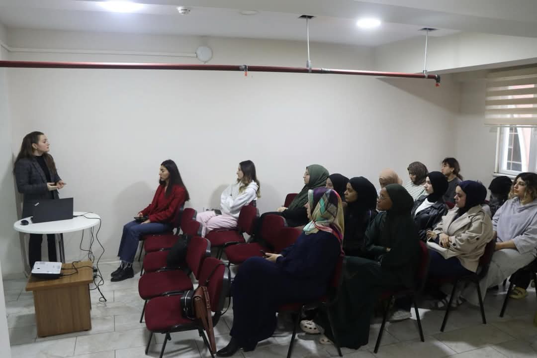 Diyanet Vakfı Karabük Kız Öğrenci Yurdunda Farkındalık Semineri Düzenlendi