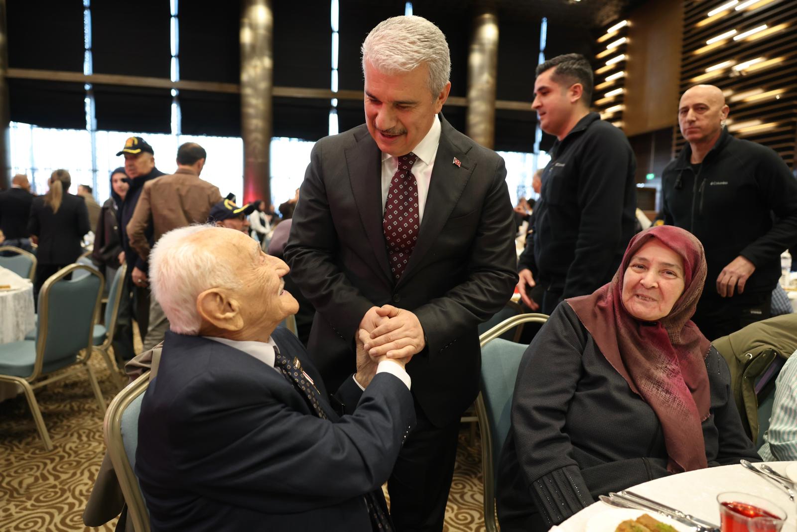 Ramazan'ın İlk İftarında Şehit Yakınlarımız ve Gazilerimizle Büyük Aile Sofrasında Buluştuk