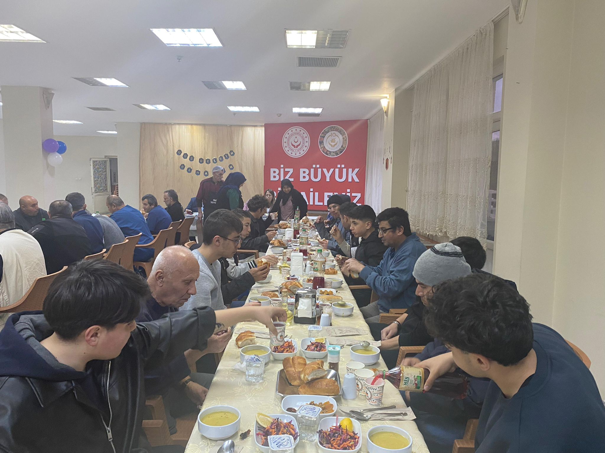 İftar sofrasında buluşarak gönül köprüleri kurdu.