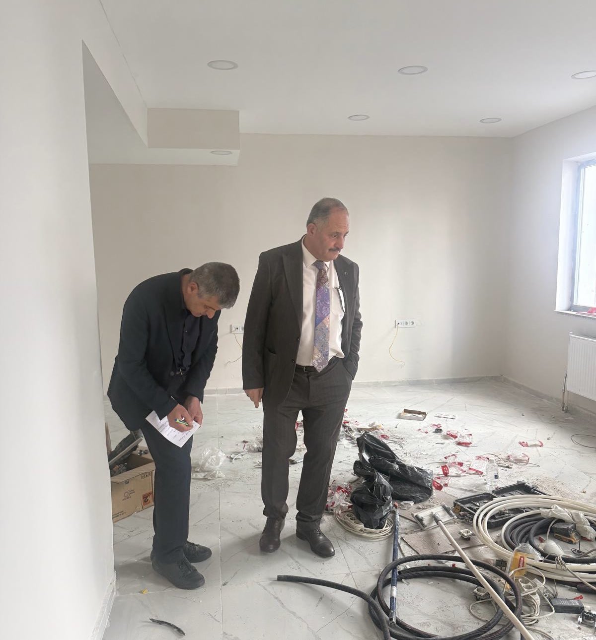 ULUDERE’DE SOSYAL HİZMET MERKEZİ İÇİN BAKIM VE ONARIM ÇALIŞMALARI SÜRÜYOR