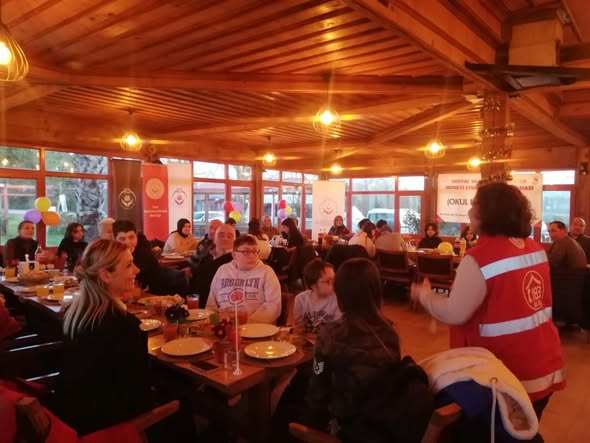 Çocuklarımız ve Aileleriyle Dayanışma Dolu İftar