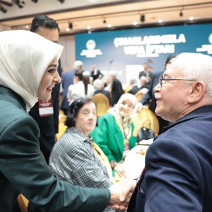 Aile ve Sosyal Hizmetler Bakanımız Göktaş, "Çınarlarımızla Vefa İftarı" programında konuştu - fotoğraf 6