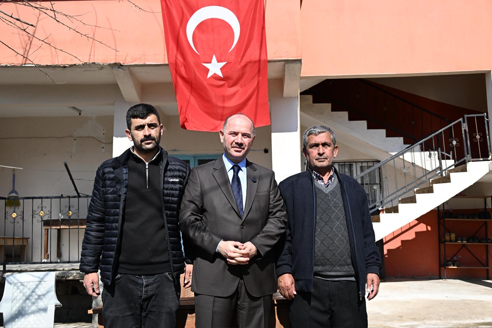 Valimiz ve İl Müdürümüzden Pençe-Kilit Şehidine Vefa Ziyareti