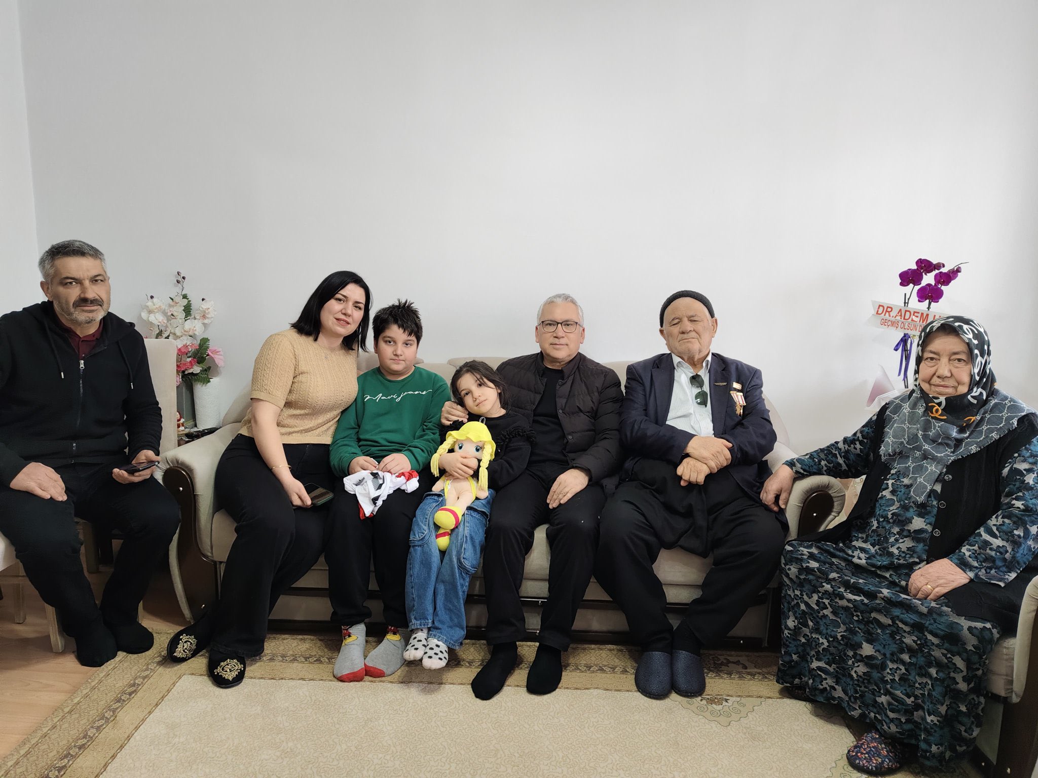 Valimiz Yılmaz Şimşek, Kıbrıs Gazisi Hüseyin Toy’u Ziyaret Etti