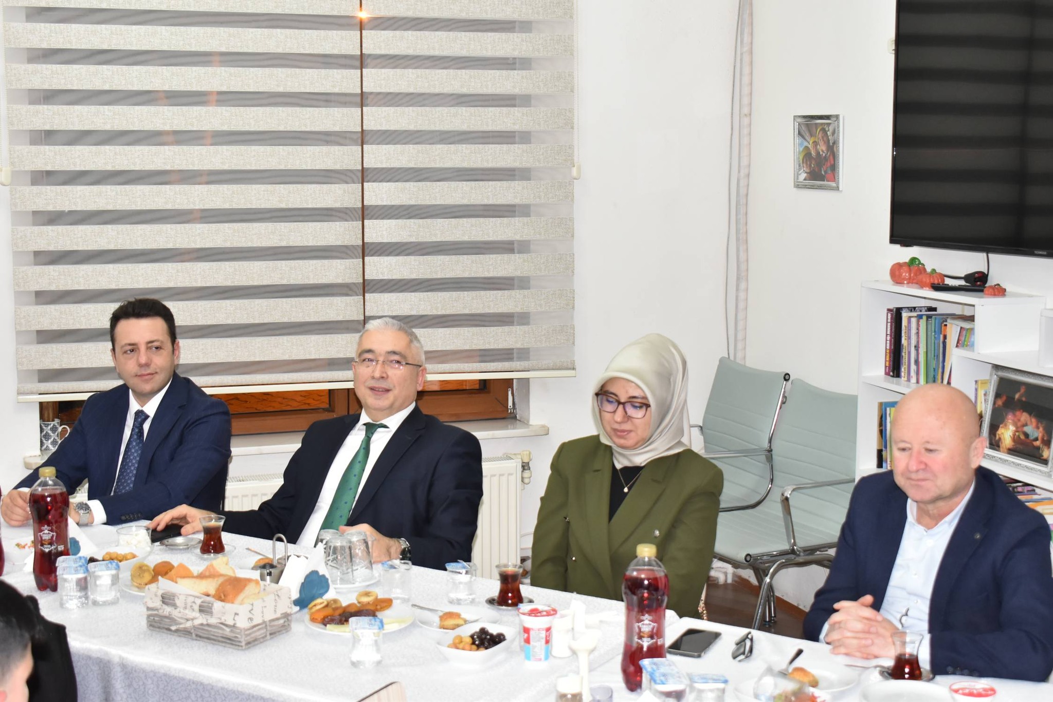 Dr. Rüştü Burlu Çocuk Evleri Sitesi’nde Ramazan’ın Bereketi Aynı Sofrada Paylaşıldı