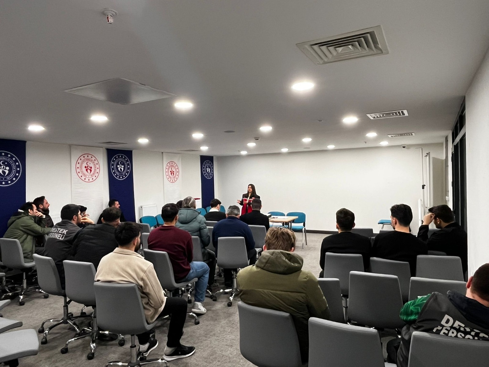 Aile ve Nüfus 10 Yılı Kapsamında Türkiye Bağımlılıkla Mücadele Programı Eğitimlerimiz Devam Etmektedir