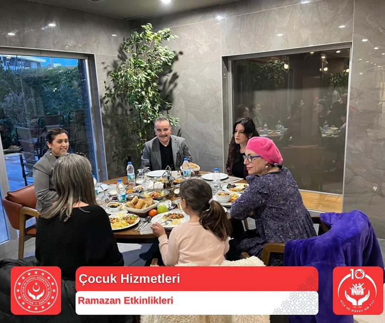 Edremit Kaymakamı Sayın Ahmet ODABAŞ ve İl Müdürümüz Sayın Emine BÖÇKÜN, Çocuklarımızla İftar Sofrasında Bir Araya Geldi