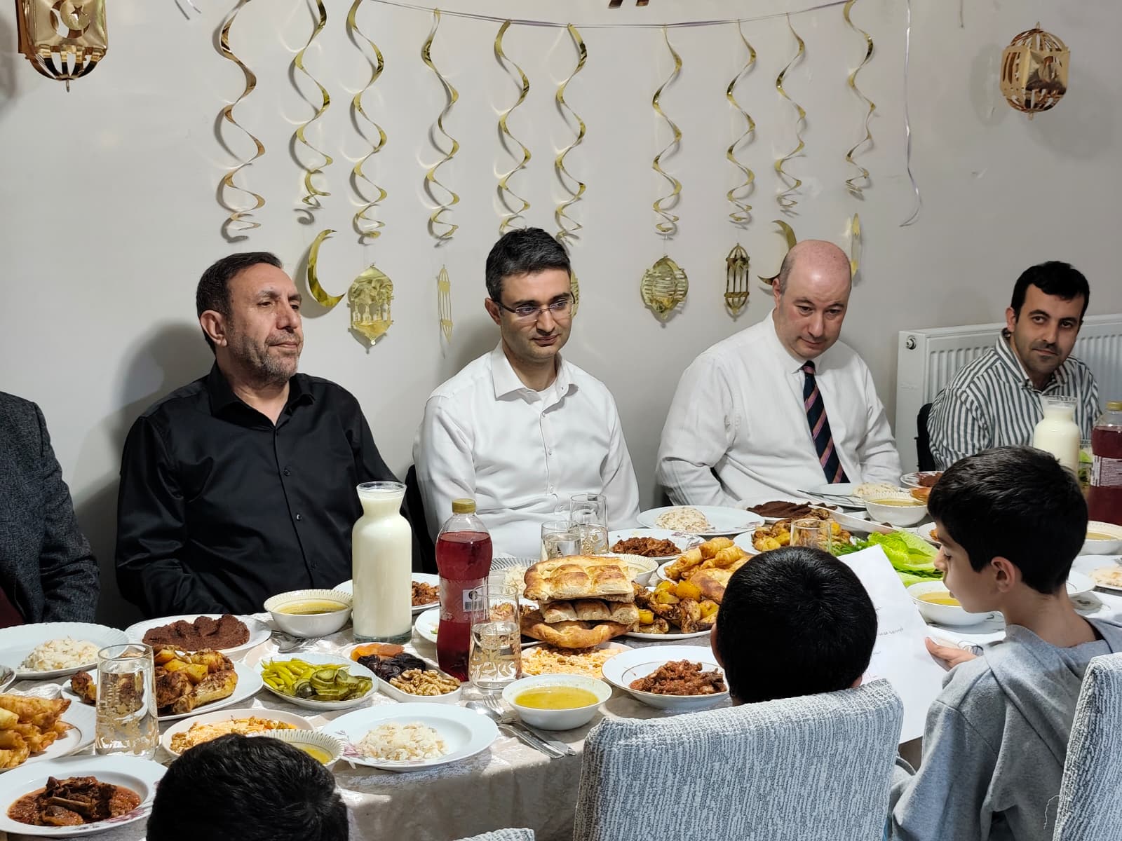  Devletimizin Emaneti Çocuklarımızla Büyük Aile Sofrası