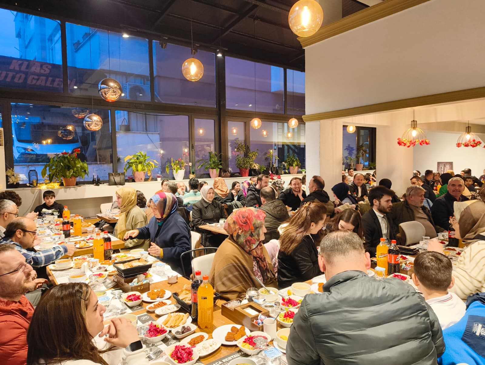 Gönül Soframızda Buluştuk: İl Müdürümüz Sayın Ender YANIK Personelimizle İftarda Bir Araya Geldi.