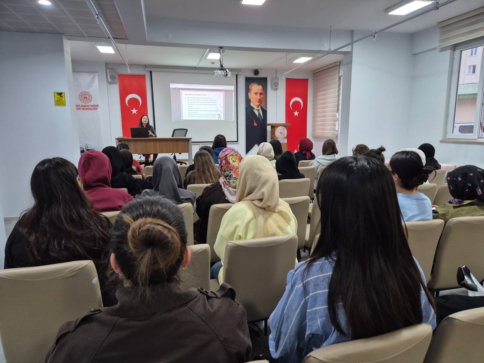 KYK Yurdu Öğrencilerine Evlilik Öncesi Eğitim Programı Düzenlendi.