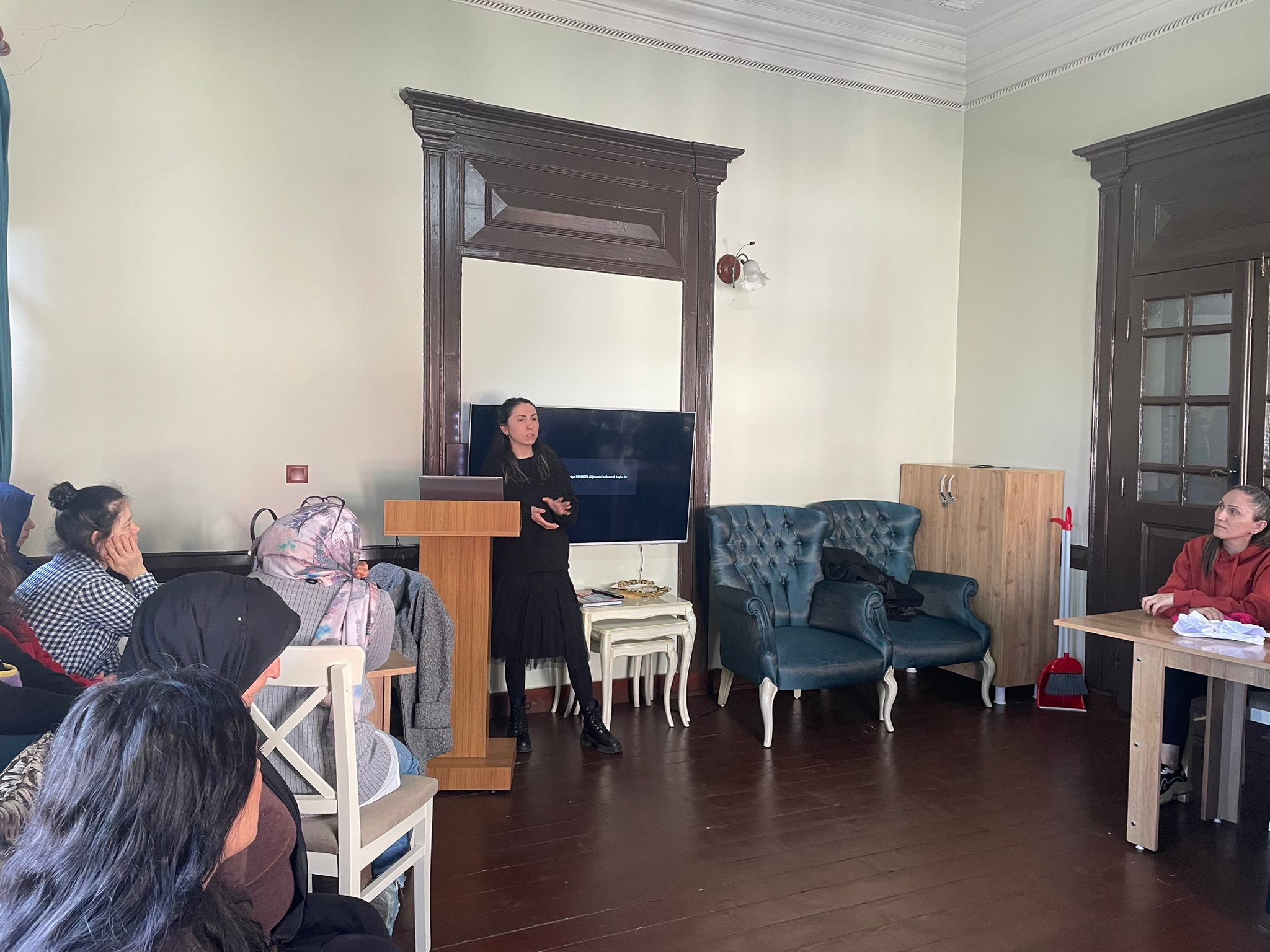 Aile Destek Merkezi Kursiyerlerine “Hayatın İlk Çeyreği” Eğitimi Verildi.