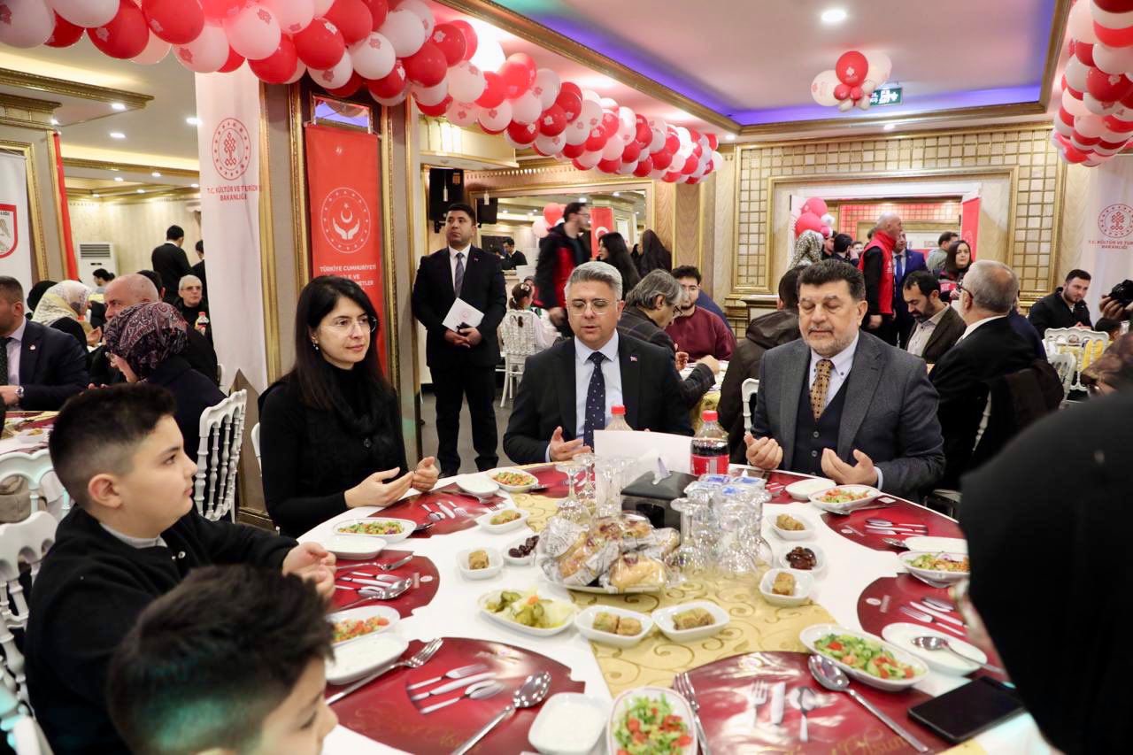 Genel Müdür Yardımcımız Seyfi Bozçelik Yetim Çocuklarımızla İftar Sofrasında Buluştu