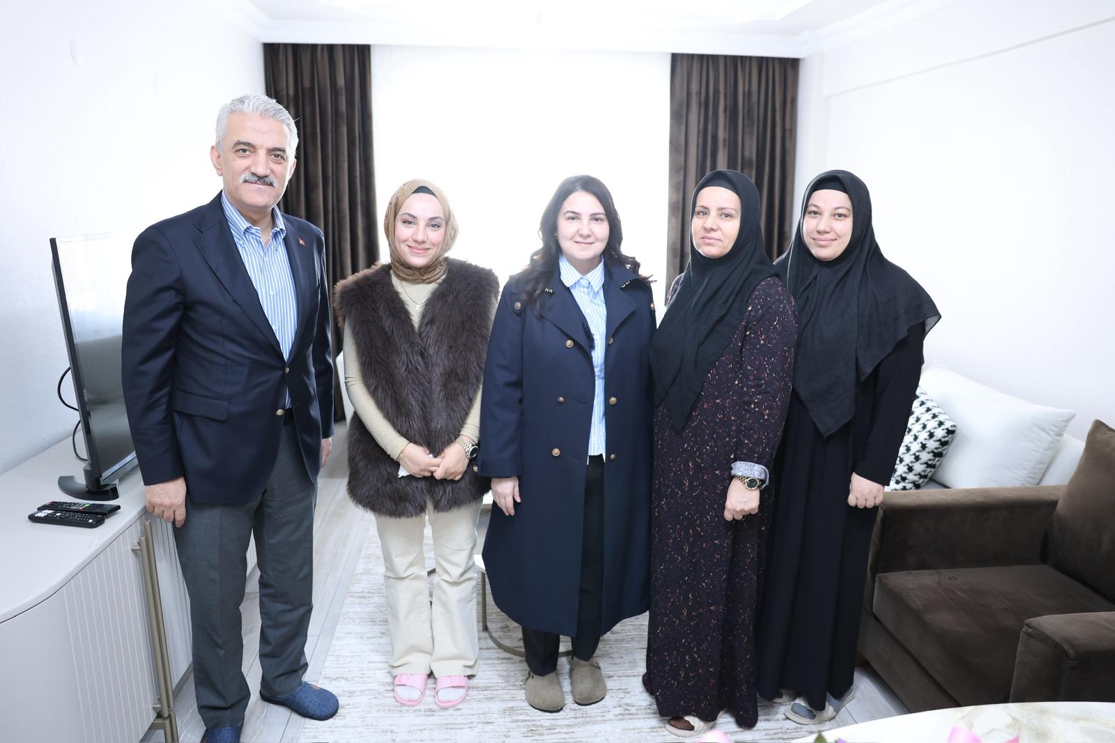 Valimiz Sayın Mehmet Makas şehidimiz Metin KUCUR'un kıymetli ailesine ziyarette bulundu.