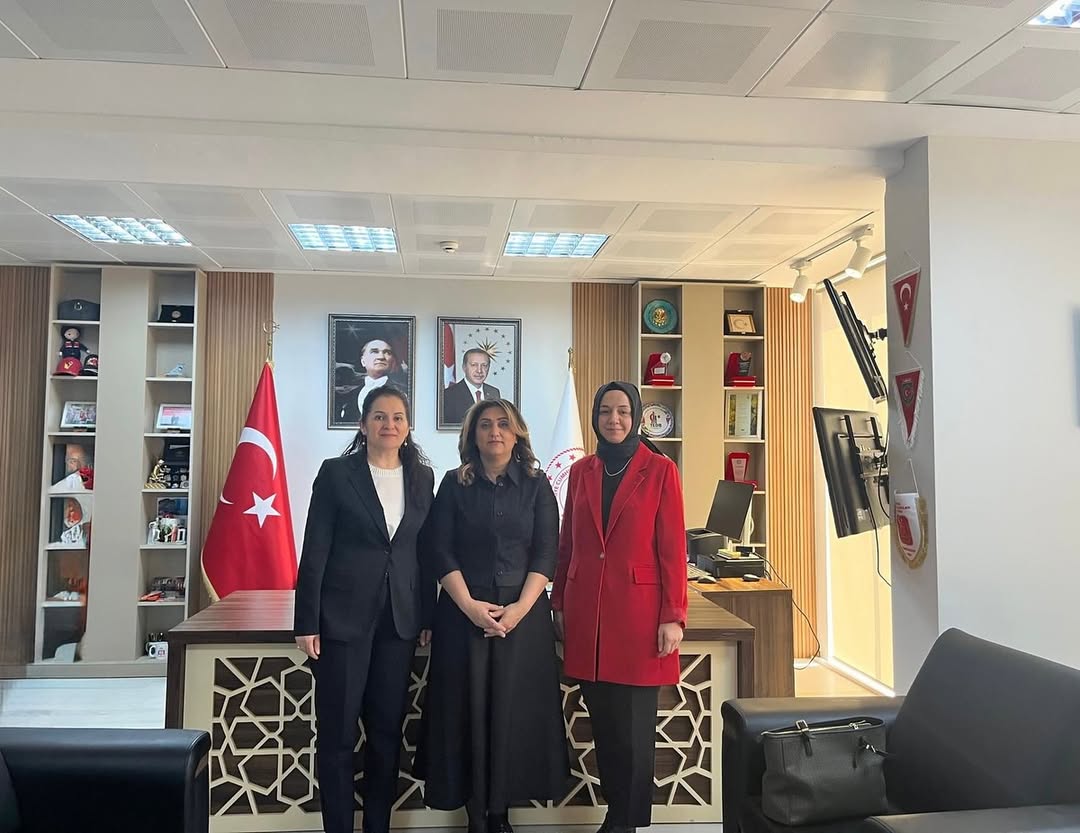 Bakanlığımız Daire Başkanları Sayın Meliha DOĞAN ve Sayın Ayşe YILDIRIM, Saha Çalışması Kapsamında İl Müdürümüz Sayın Emine BÖÇKÜN’ü Ziyaret Etti