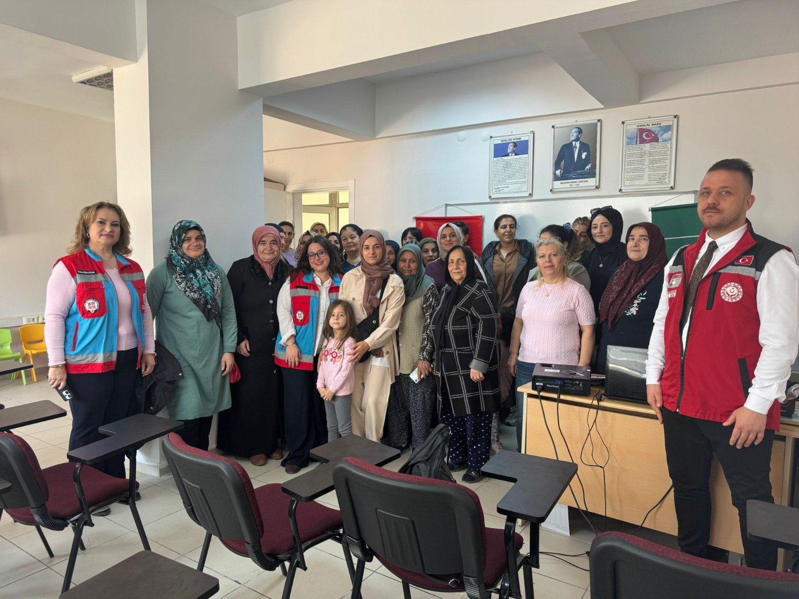 Bağımlılıklar ile Mücadele” Kapsamında Eğitim ve Farkındalık Çalışmaları Uygulanma Devam Ediliyor.