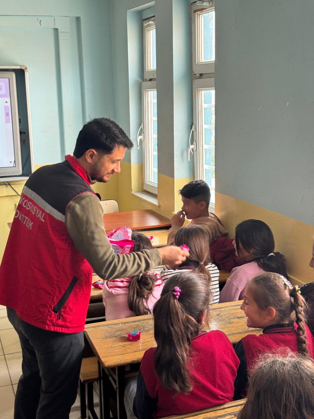 Kozluk Dereköy Ortaokulu öğrencilerine “Akran Zorbalığı” eğitimi