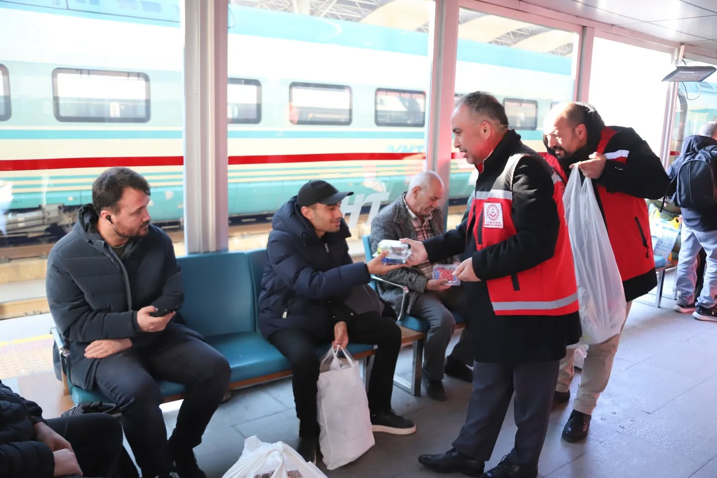  “Konya'da Mola Gönülde Dua” Şehrimizin Farklı Noktalarında İftariyelik İkramında Bulunduk