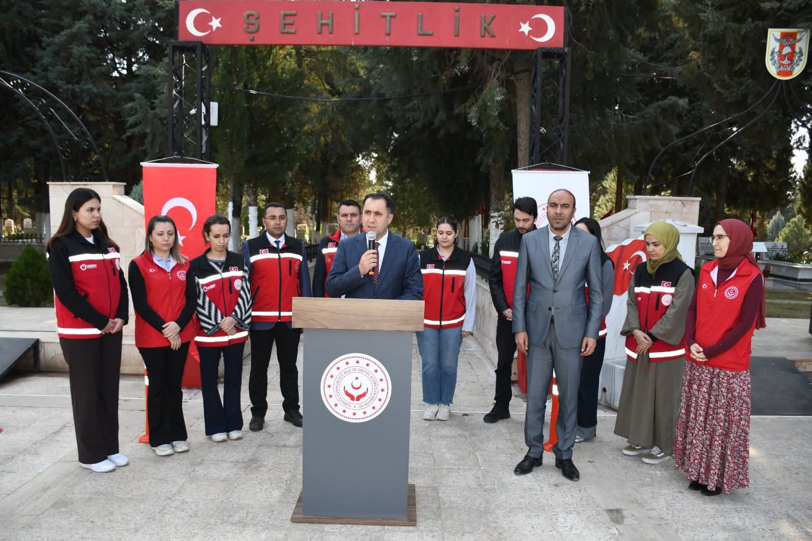 Bakanlığımız Tarafından 81 İlde Eş Zamanlı Olarak Gerçekleştirilen Şehitlik Ziyareti Programı